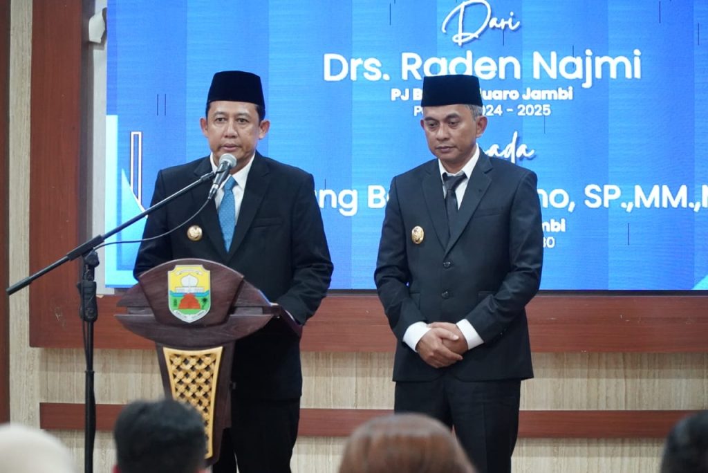 duaarahnews.com, Muaro Jambi - Gubernur Jambi Dr. H. Al Haris, S.Sos, MH menekankan pentingnya sinkronisasi daerah dan pusat dalam pembangunan dalam menjalankan roda pemerintahan, daerah dan pusat.